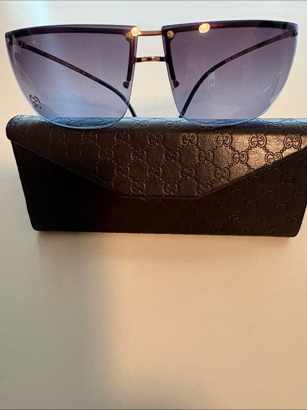 VINTAGE Gucci Women's Sunglasses blue Gradient Lenses with Gold Bridge